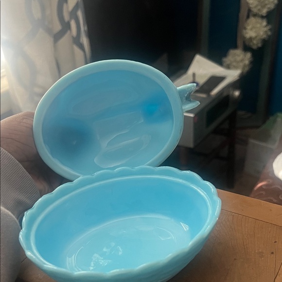 Light Blue milk glass hen on nest Westmoreland - Picture 3 of 4